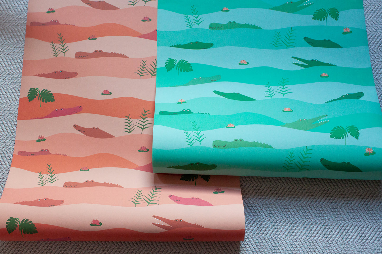 Cute crocodile wallpaper pattern for kids